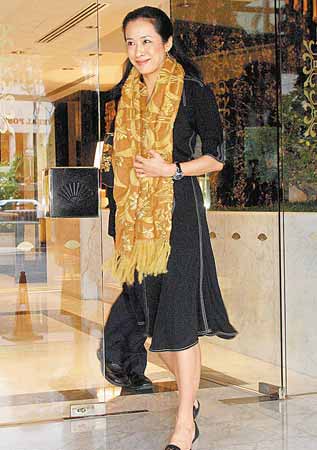 郭晶晶婆婆朱玲玲被赞最美奶奶 揭其豪门坎坷人生