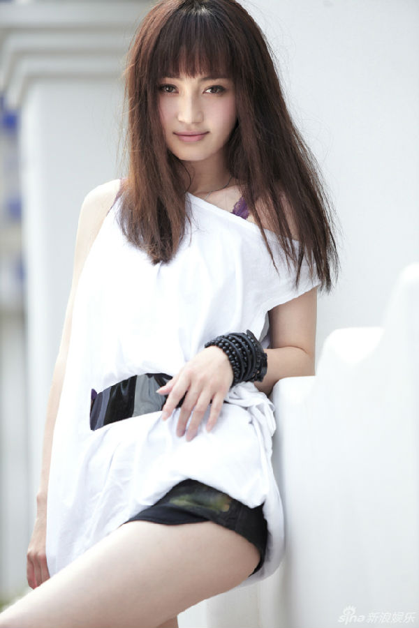 好友曝姚笛为文章打胎 骂文章是大尾巴狼