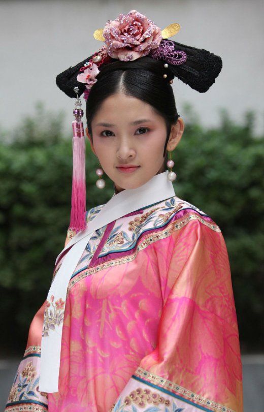 《甄嬛传》中唐艺昕扮演的祺贵人骄纵跋扈,但不过是一颗棋子,落得悲惨