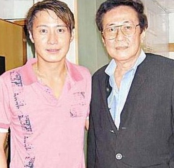 王力宏汪峰章子怡李小璐赵薇黄晓明明星罕见全家福曝光(图)