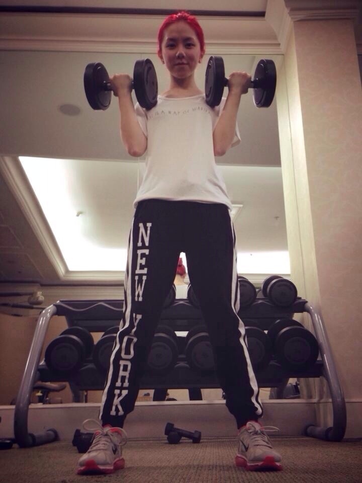 邓紫棋变身体育达人曾为林疯狂点赞