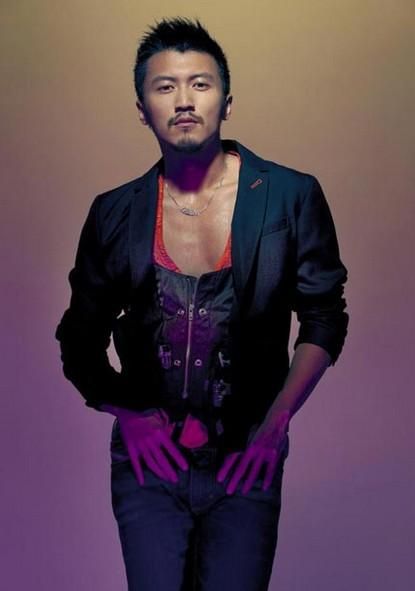 真实身高:169cm 快男当评委真实尽其得瑟之能事啊,不过还好,一帅遮百