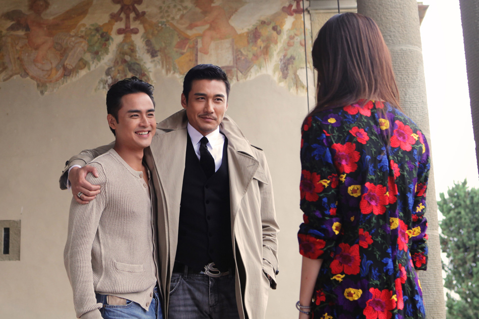 胡兵《如果我爱你》发布会现场抱李沁