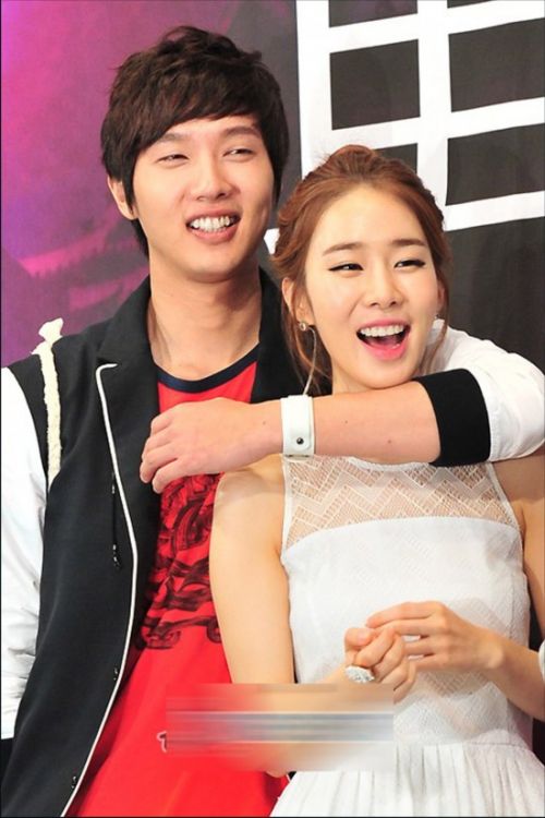 林允儿李胜基尼坤宋茜盘点约会被偷拍的明星情侣