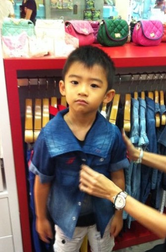 谢安琪在2008年底的各大乐坛颁奖礼风光无限,她与张继聪的儿子张瞻