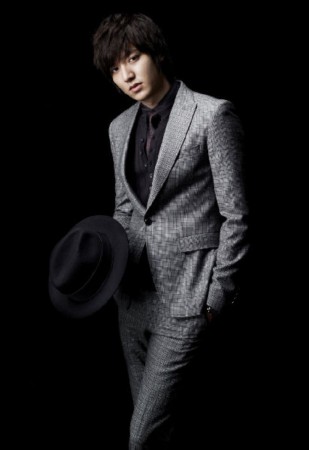 韩国长腿欧巴霸占荧屏