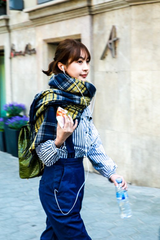 《花儿与少年》张翰李菲儿擦出火花 把酒言欢满是暧昧(图)