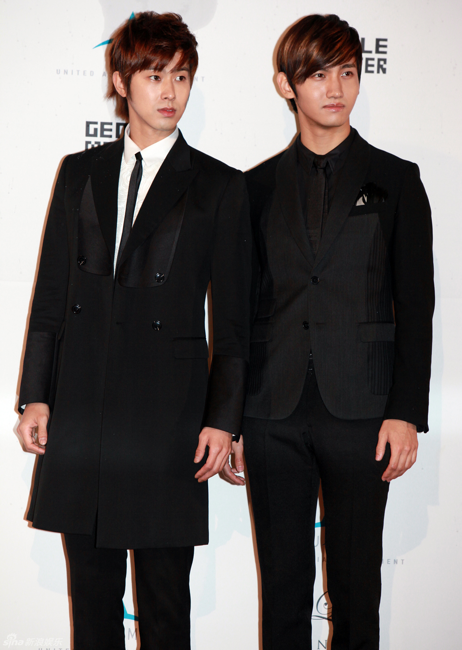 允浩 184cm 昌珉 185cm