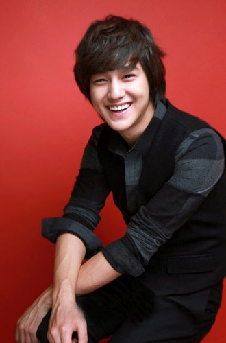 "东哲", 《飞翔》中的妖娆牛郎,《花样男子》的风流公子哥"苏易正"