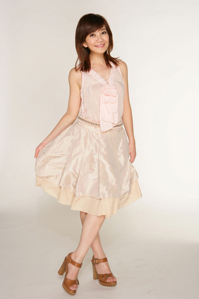 李小璐实际身高:161cm  宣称身高:164cm  虚报:3cm