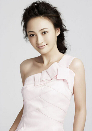 姚笛约秦岚进餐展笑颜 无形结成"单身同盟"