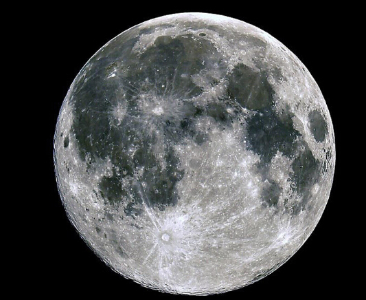 2021首次超级月亮图片