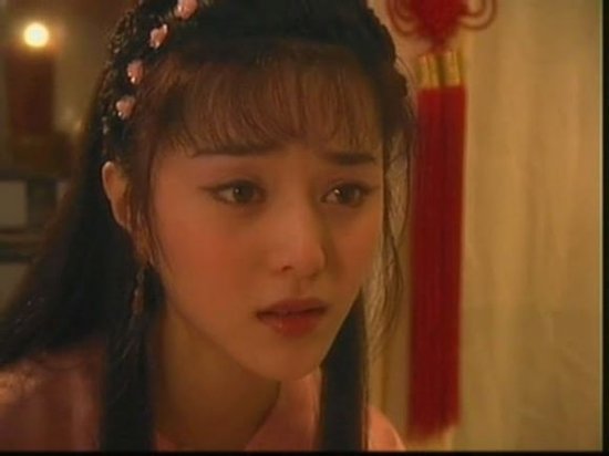 《小李飞刀》饰演杏儿,范冰冰的早期的电视剧,应该17.18岁的时候吧.