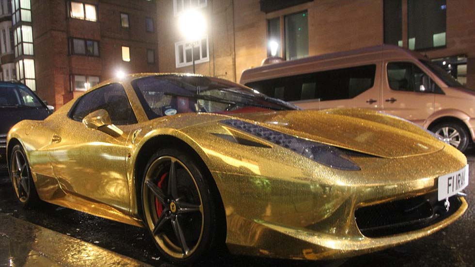 中东富豪涌入伦敦避暑五星酒店门口顶级豪车扎堆