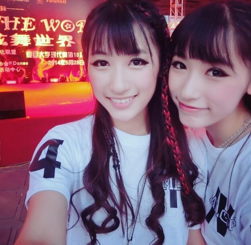 复旦双胞胎姐妹花清纯生活照海量曝光