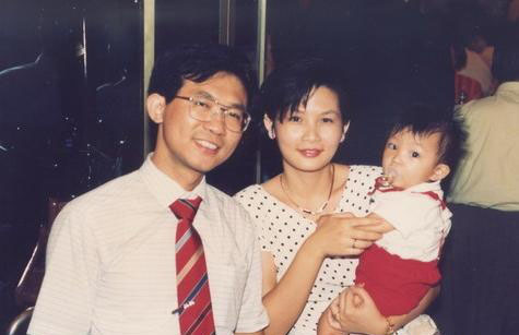 杨幂赵薇谢娜小沈阳吴尊 明星罕见全家福曝光