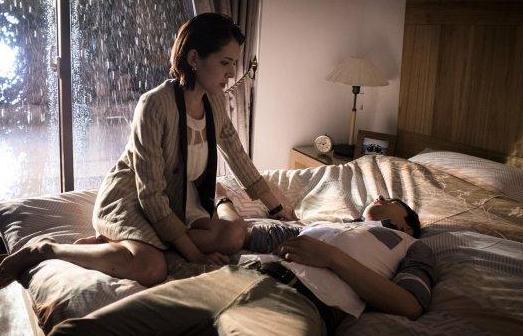 阮经天女友拍床戏 激吻到缺氧