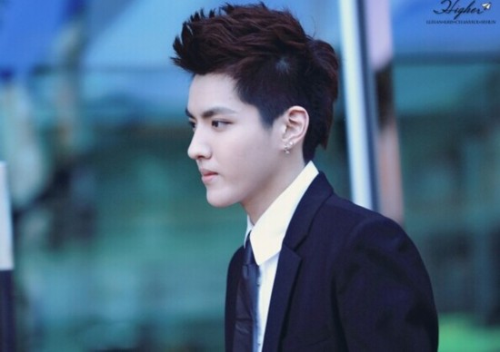 近几个月,韩国音乐界偶像团体如多米诺骨牌效应般状况频出,先有吴亦凡