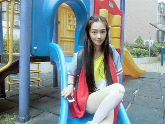 武大女神黄灿灿因《奔跑吧兄弟》又火了一把,目前就读于武汉大学艺术