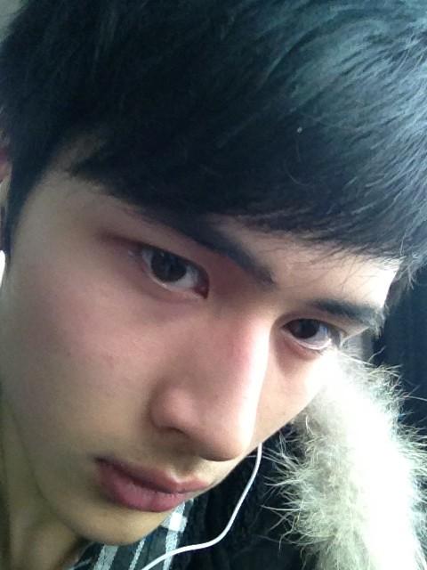 "5日下午,记者设法联系到了韦骁龙的母亲,其表示,她和儿子都知道照片