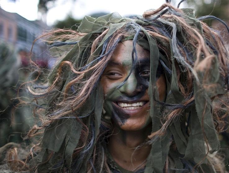 看一次笑一次 各国士兵奇葩的伪装术