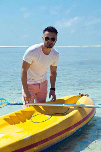 王学兵涉毒李亚鹏秃顶 中戏90班众星现状