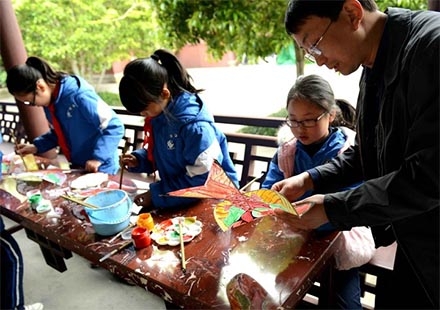 西湖风筝节开幕啦!大师手把手教你做纸鸢