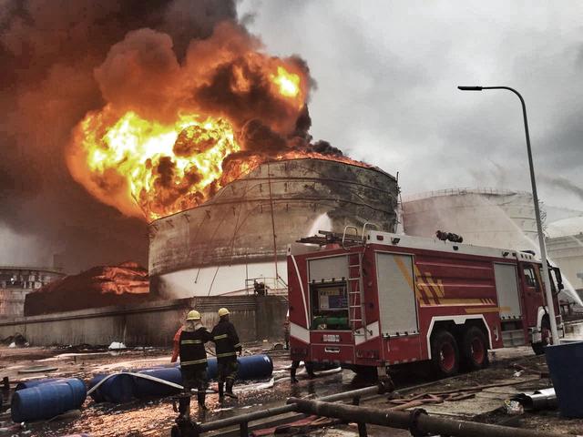 福建漳州px项目再次复燃 两辆消防车被烧毁无人员伤亡
