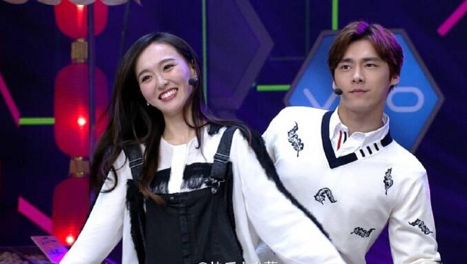 同款手表亲密照 李易峰唐嫣情侣证据曝光