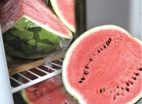 萧山男子吃完隔夜西瓜 上吐下泻休克昏迷差点没命