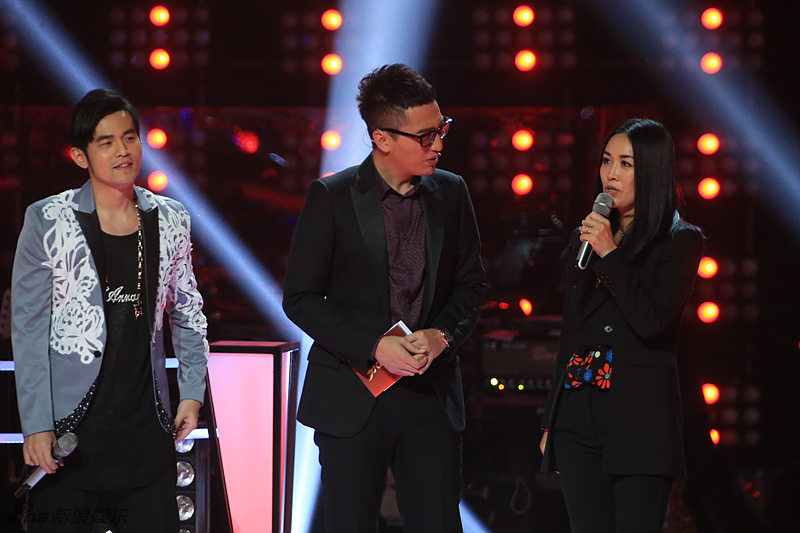 今晚(18日)21:10,浙江卫视第四季《中国好声音》全新的"导师对战"阶段