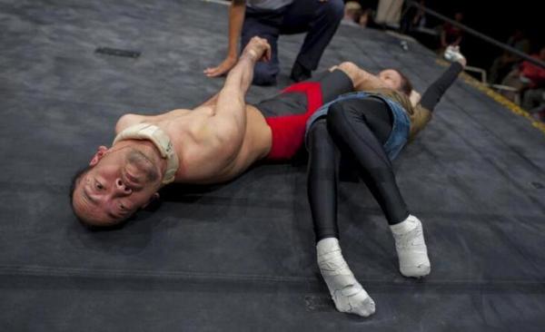 日本"残疾人搏击联盟"引发争议:变态还是自强不息?