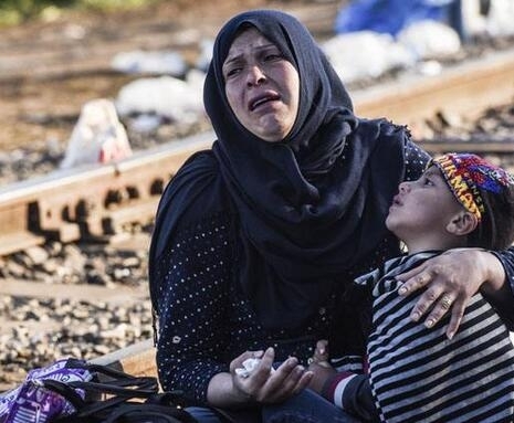 记者遭难民抢劫:试图抢劫记者身上相机 法国为什么这么多难民?