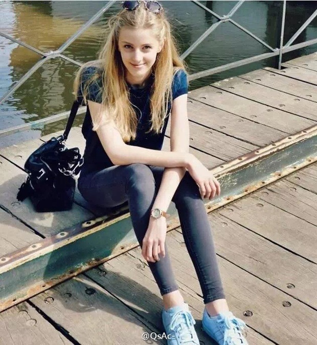 据《纽约邮报》报道,美国模特劳拉(laurenwilliams)的腿部长约1.