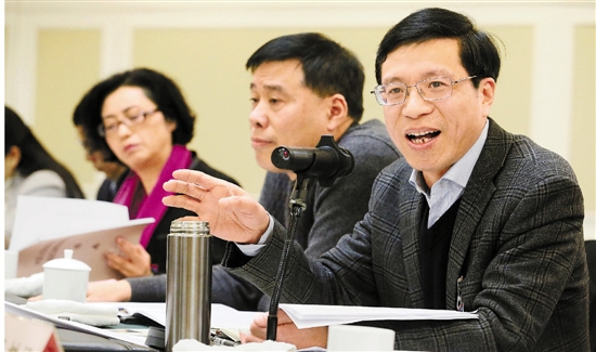 1月23日,省政协会议分组讨论会上,郭华巍委员就发挥"浙江政协·民生