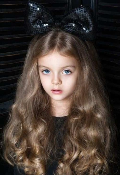 英国失聪女孩成名模 曾被预测生命无多 盘点全球超美小模特