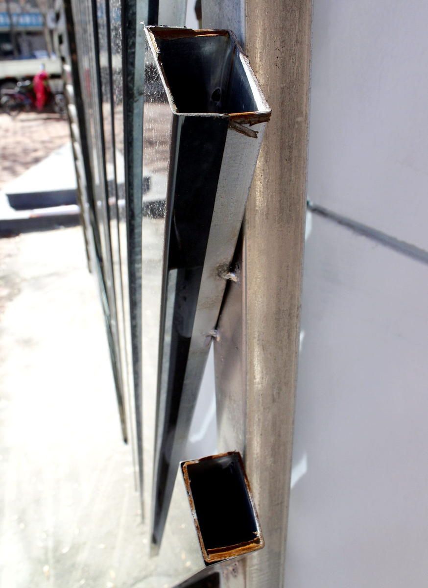 山东现最牛防盗户 外围铜墙铁壁(1/4)