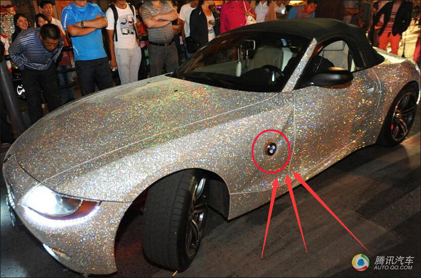 小伙开镶钻"宝马"约会白富美 交警一查竟是辆吉利车