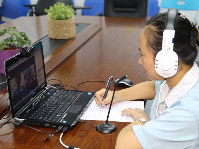 公职教师:在线授课收入高5倍 好教师不会甘于低薪