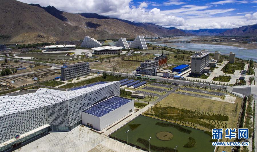 经济,文化,交通,旅游中心,地处雅鲁藏布江主要支流拉萨河北岸,是一座