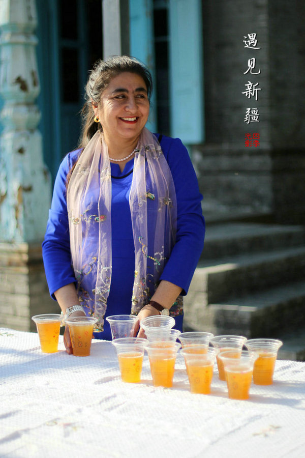 来到喀赞其,必定会爱上这里,每一段舞蹈每一曲琴声还有每一个姑娘,帅