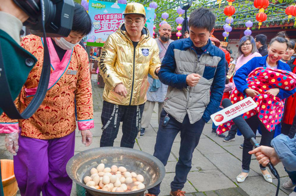 景区现场收集童子尿煮鸡蛋,你敢吃吗?