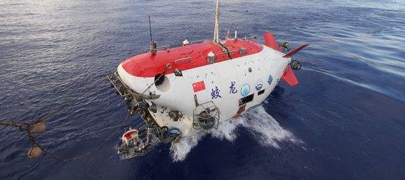 第一艘深海载人潜水器