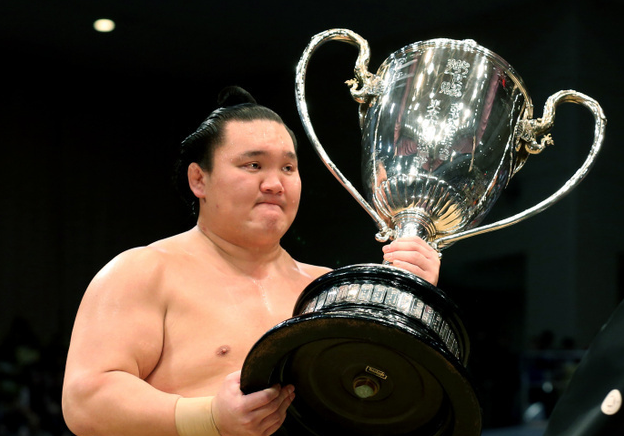 1048场!日本相扑白鹏创该国史上最多获胜记录