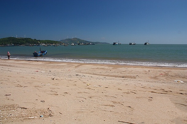 长沙沙滩名声较小,知道的人不多,可归于未开发沙滩.