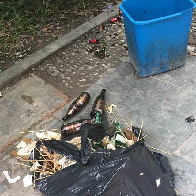 杭州真的有男子因为乱扔垃圾被罚了钱