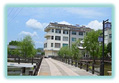 仁岸村位于盘溪,贞溪,章溪三大溪流的交汇点.