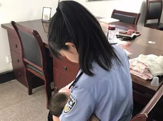 山西女法警哺乳被告人婴儿 正在受审的母亲感动哭了