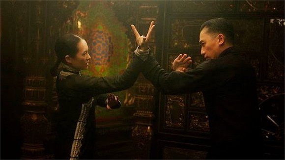 《一代宗师》中,宫二和叶问在切磋武艺. 图片来源:网络