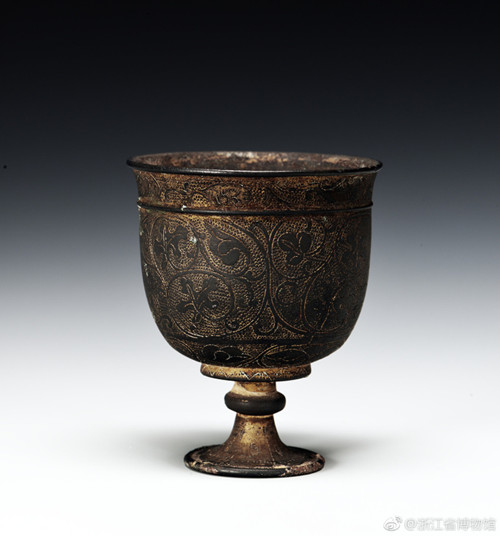 鎏金缠枝忍冬纹高足银杯
